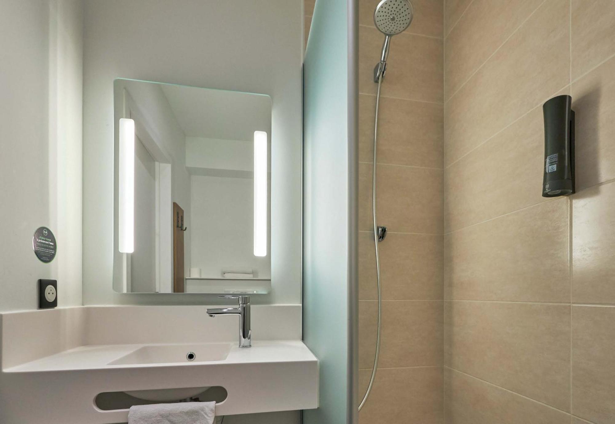 B&B Hôtel Ouistreham Buitenkant foto