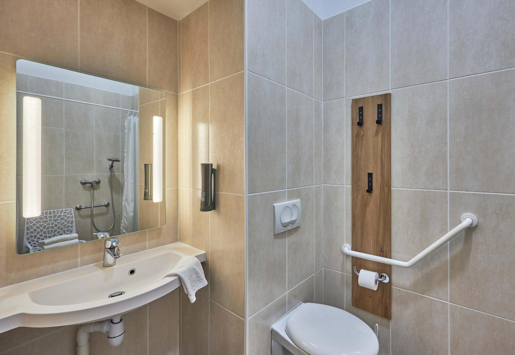 B&B Hôtel Ouistreham Buitenkant foto
