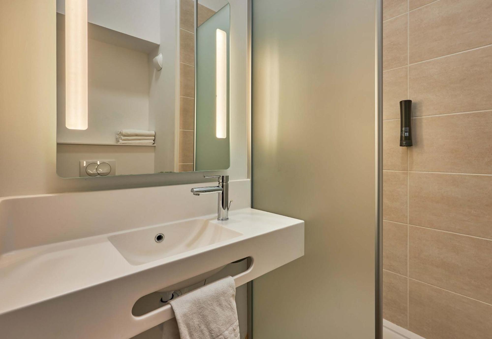 B&B Hôtel Ouistreham Buitenkant foto