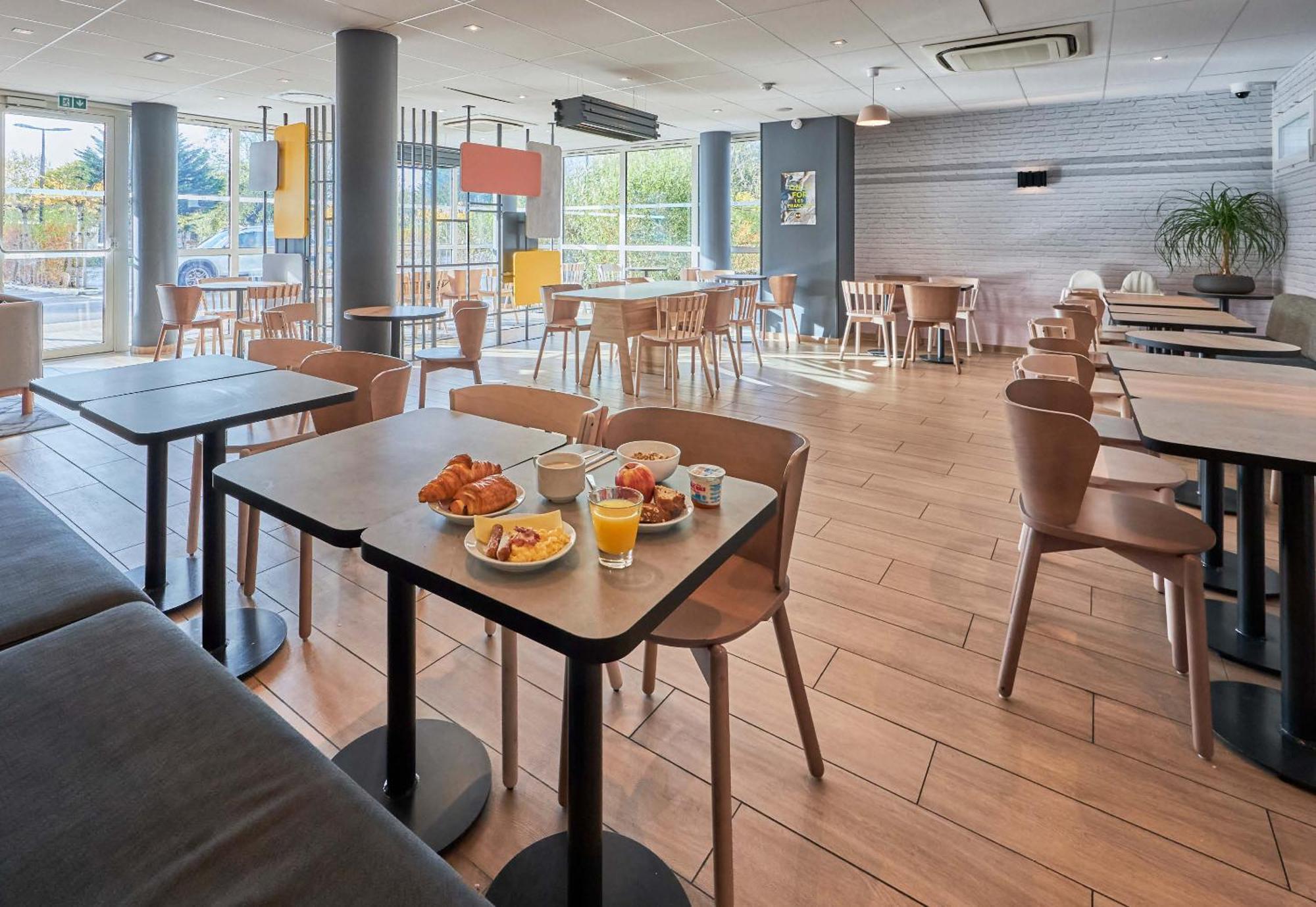 B&B Hôtel Ouistreham Buitenkant foto